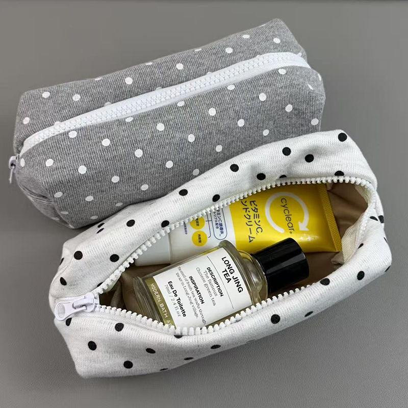 ∘ حقيبة أقلام بتصميم منقط لطيف - مراجعة Aesthetic Large Pencil Case Pouch وسعره