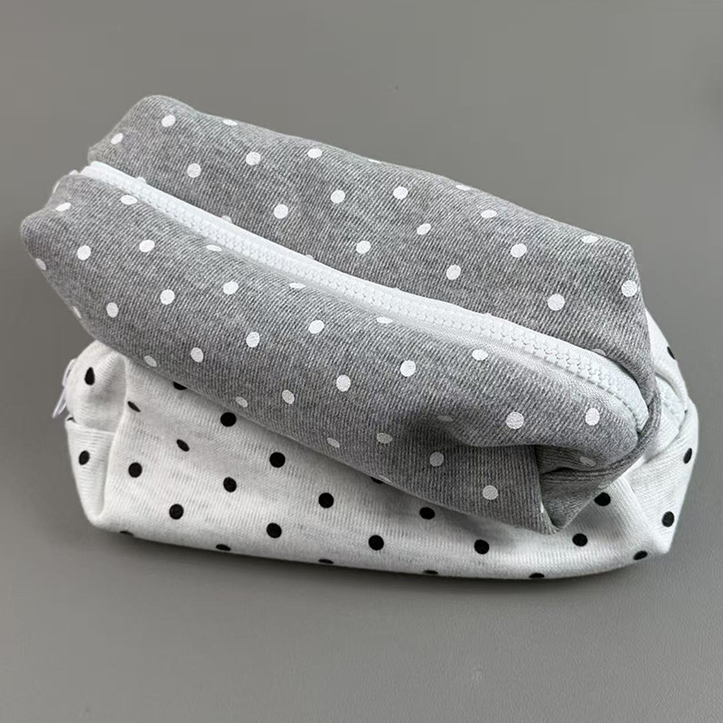 ∘ حقيبة أقلام بتصميم منقط لطيف - مراجعة Aesthetic Large Pencil Case Pouch وسعره