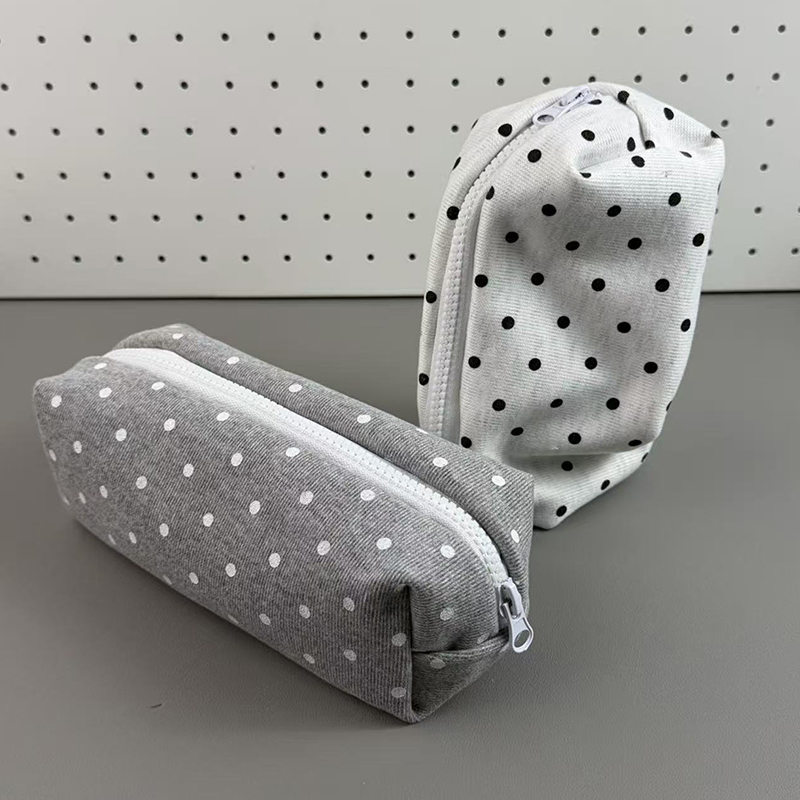 ∘ حقيبة أقلام بتصميم منقط لطيف - مراجعة Aesthetic Large Pencil Case Pouch وسعره